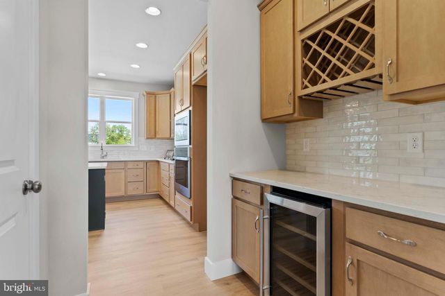 1010 EDORMA CT, Harrisburg, PA 17112