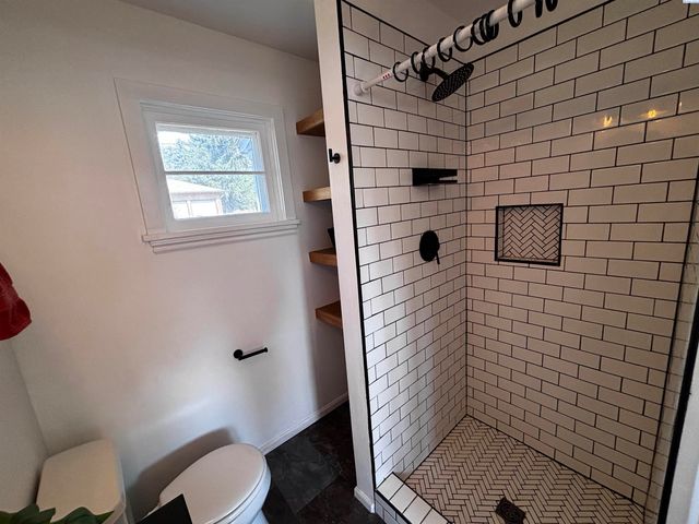 750 NW Charlotte St, Pullman, WA 99163