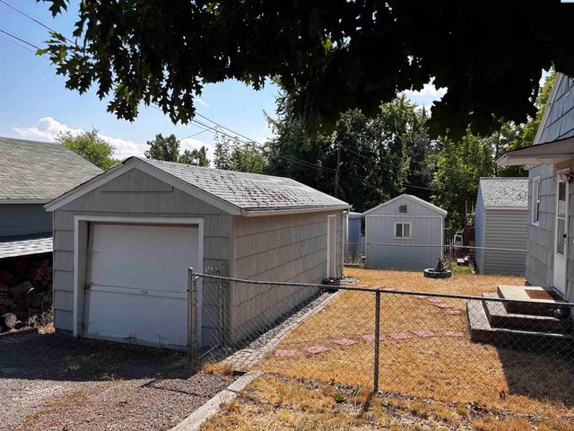 750 NW Charlotte St, Pullman, WA 99163