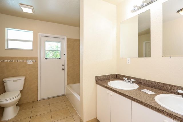 4970 NW 12th St, Lauderhill, FL 33313