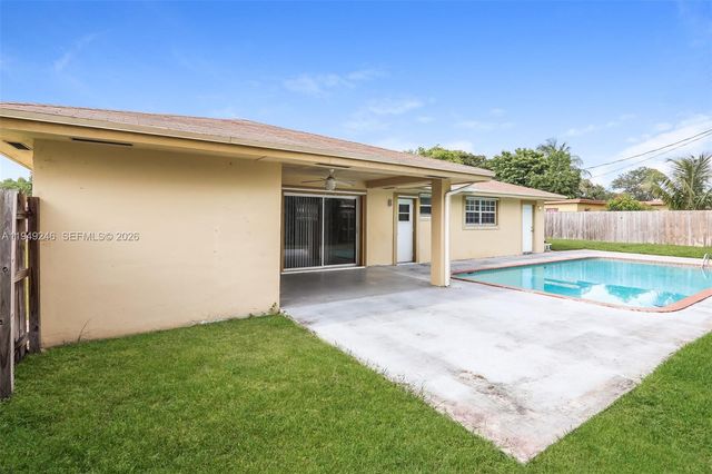 4970 NW 12th St, Lauderhill, FL 33313