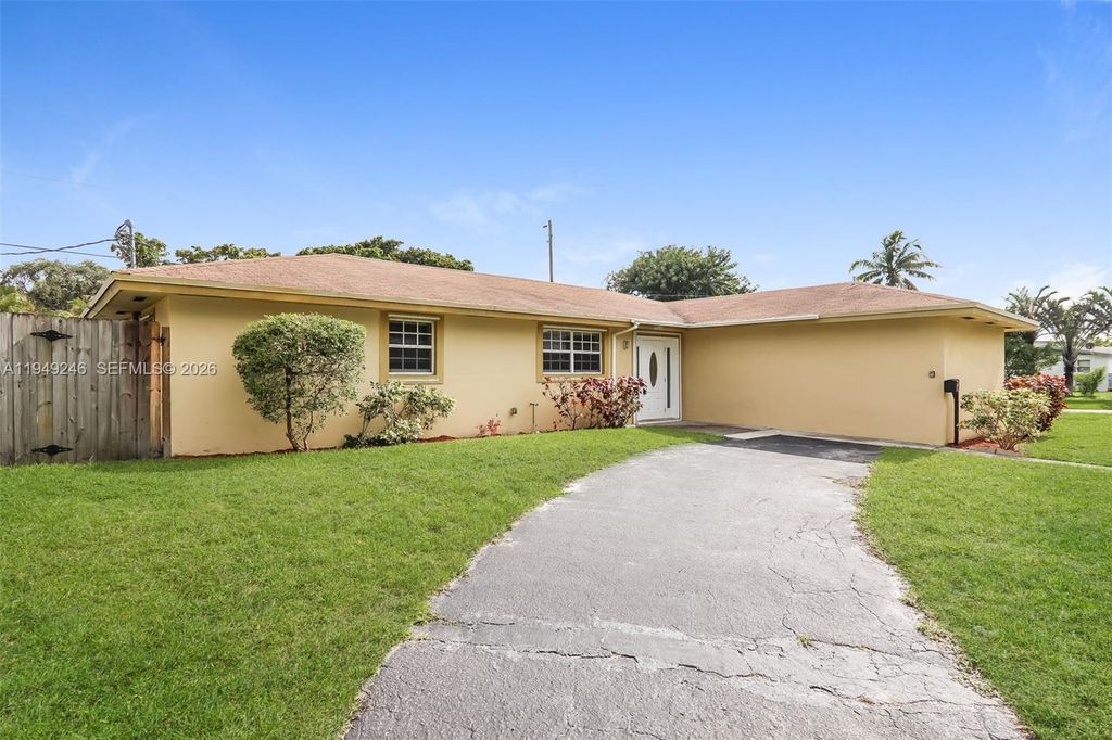 4970 NW 12th St, Lauderhill, FL 33313