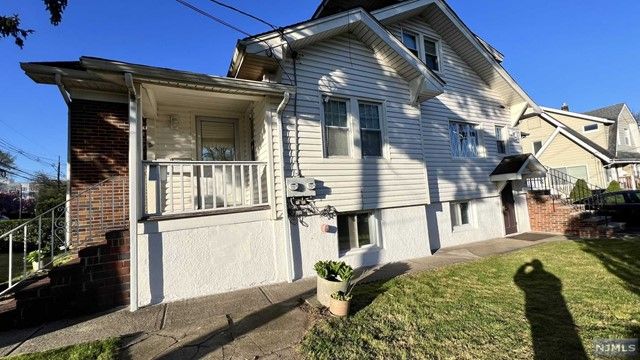 110 Queen Anne Road, Bogota, NJ 07603