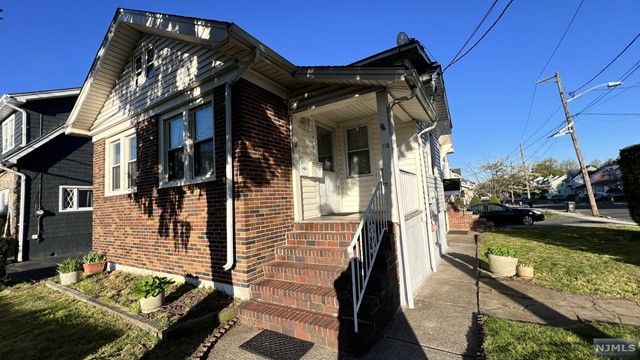 110 Queen Anne Road, Bogota, NJ 07603