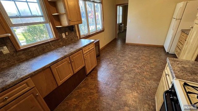 110 Queen Anne Road, Bogota, NJ 07603
