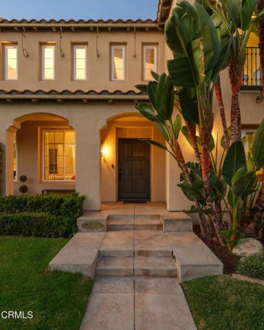 813 W Gabrielino Court, Altadena, CA 91001