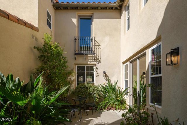 813 W Gabrielino Court, Altadena, CA 91001