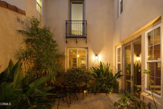 813 W Gabrielino Court, Altadena, CA 91001