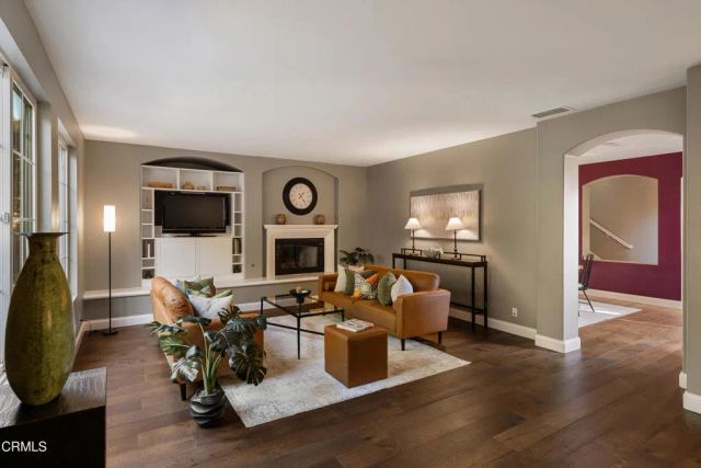 813 W Gabrielino Court, Altadena, CA 91001