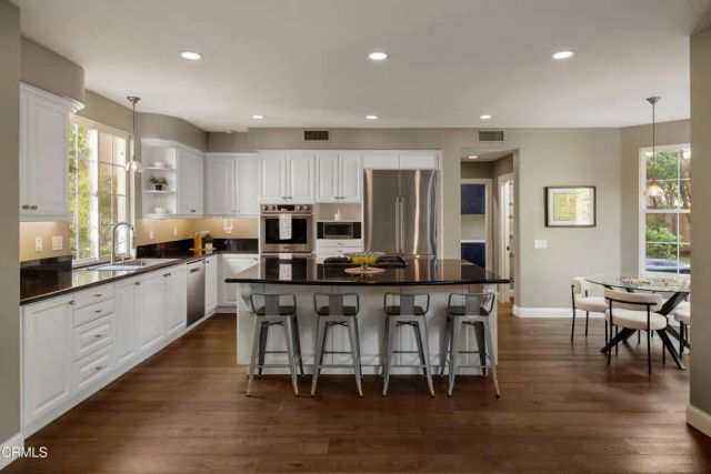 813 W Gabrielino Court, Altadena, CA 91001