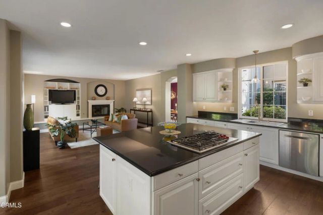 813 W Gabrielino Court, Altadena, CA 91001