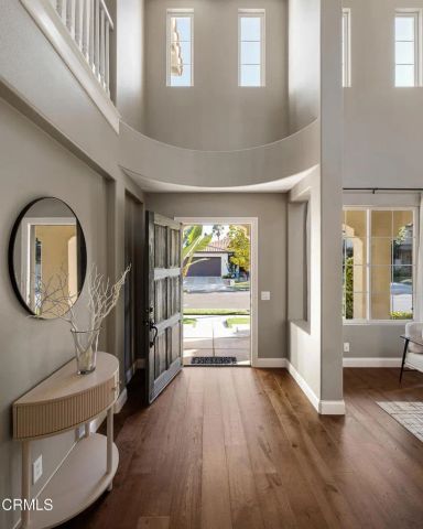 813 W Gabrielino Court, Altadena, CA 91001