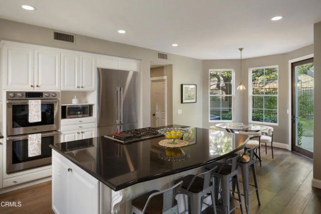 813 W Gabrielino Court, Altadena, CA 91001