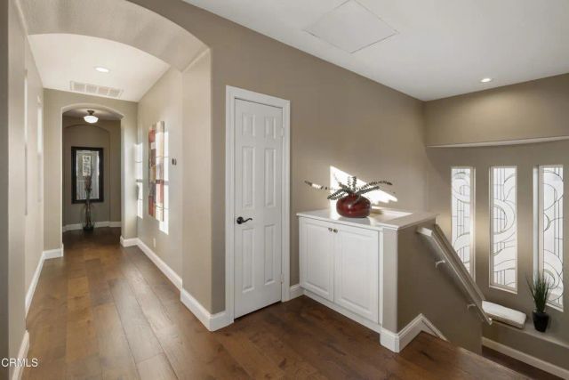 813 W Gabrielino Court, Altadena, CA 91001