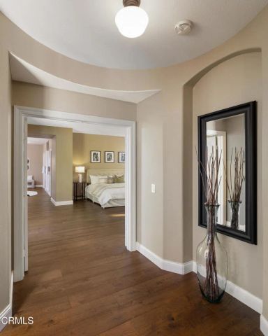 813 W Gabrielino Court, Altadena, CA 91001