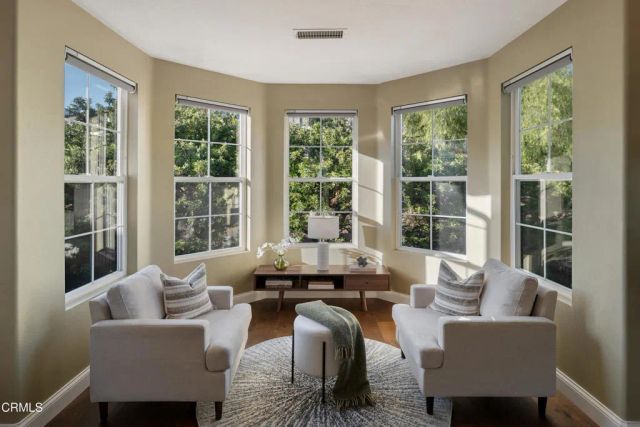 813 W Gabrielino Court, Altadena, CA 91001