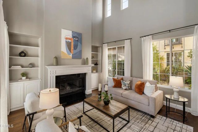 813 W Gabrielino Court, Altadena, CA 91001