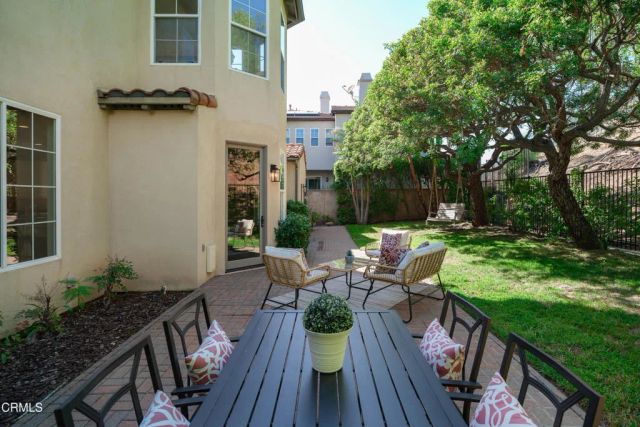 813 W Gabrielino Court, Altadena, CA 91001