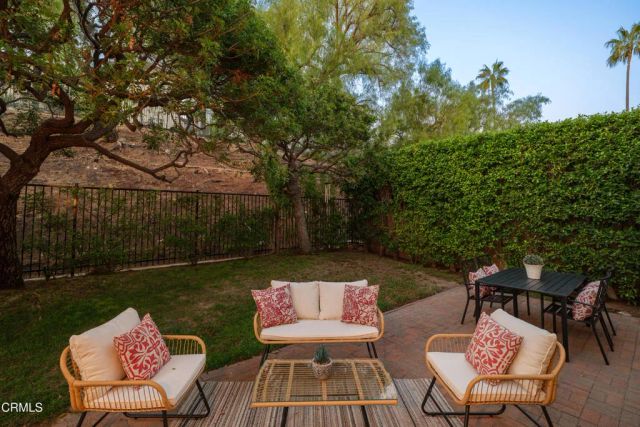 813 W Gabrielino Court, Altadena, CA 91001