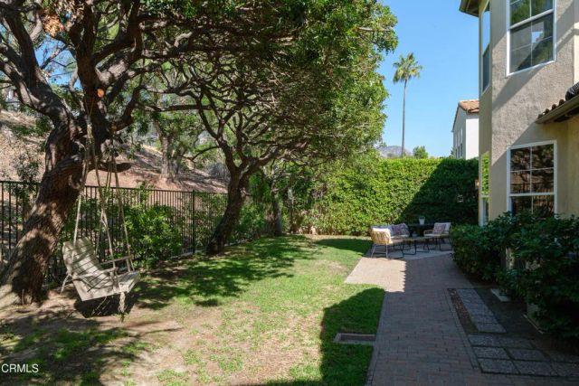 813 W Gabrielino Court, Altadena, CA 91001