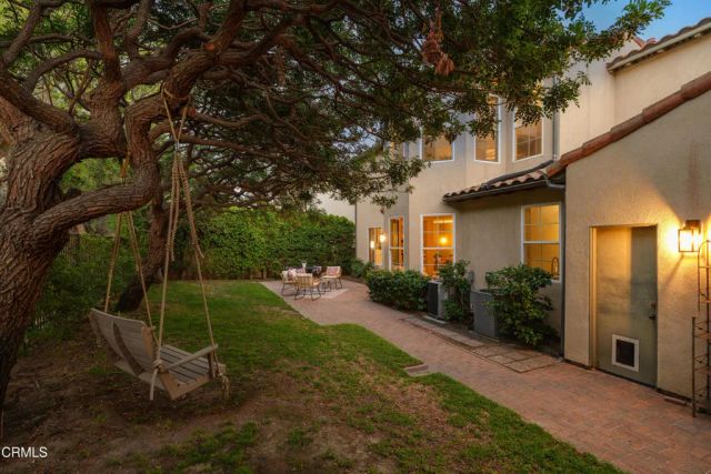 813 W Gabrielino Court, Altadena, CA 91001