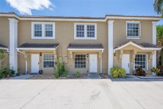 728 SW 122nd Avenue, Pembroke Pines, FL 33025