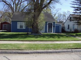 10641 Troy Street, Oak Park, MI 48237