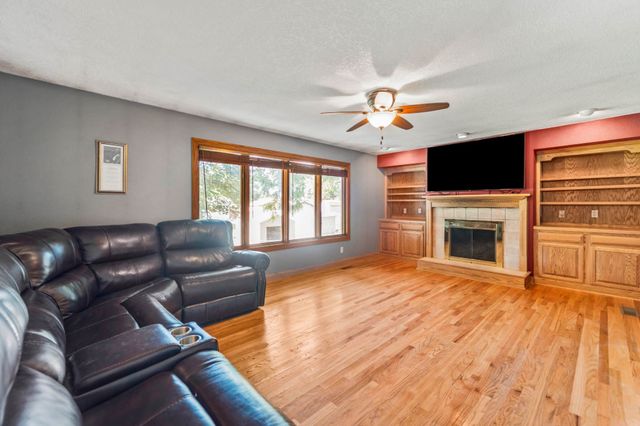 1428 N 7th Avenue E, Newton, IA 50208