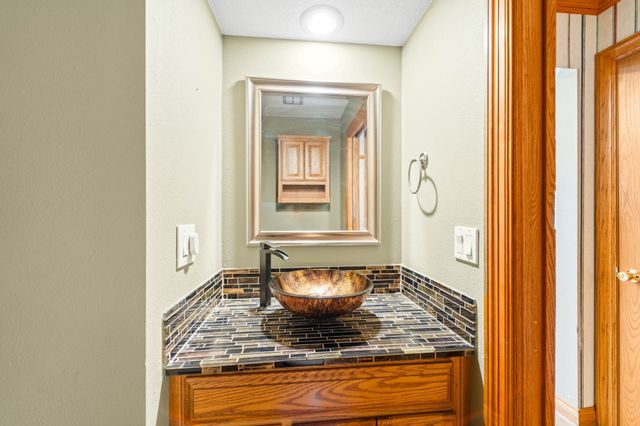 1428 N 7th Avenue E, Newton, IA 50208