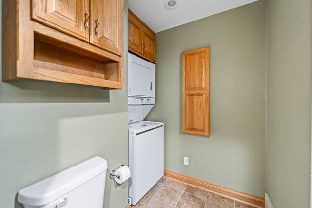 1428 N 7th Avenue E, Newton, IA 50208