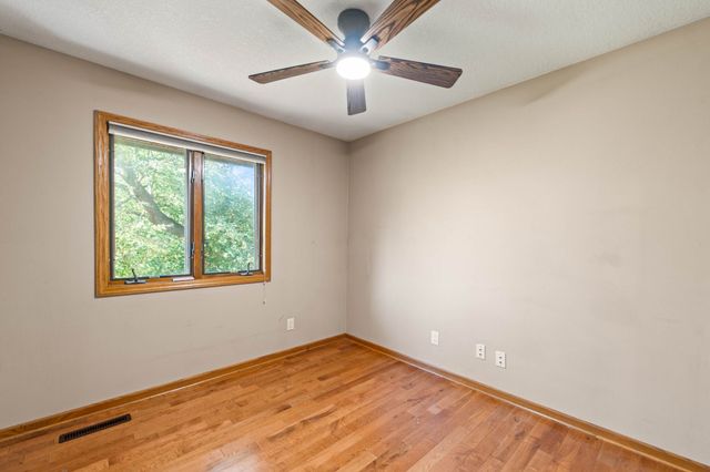 1428 N 7th Avenue E, Newton, IA 50208