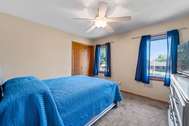 1428 N 7th Avenue E, Newton, IA 50208