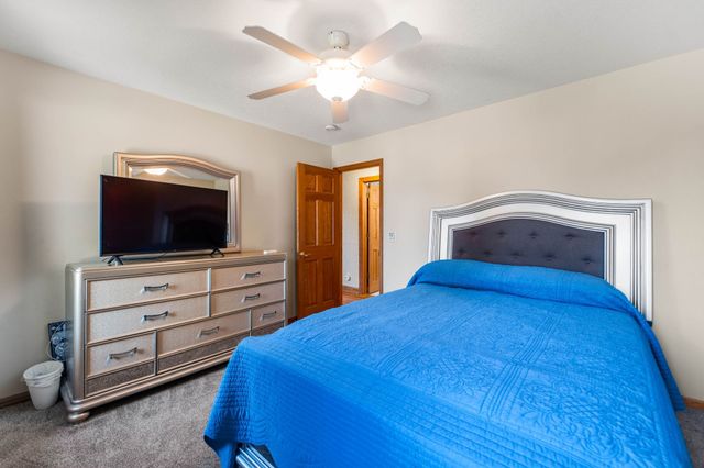1428 N 7th Avenue E, Newton, IA 50208