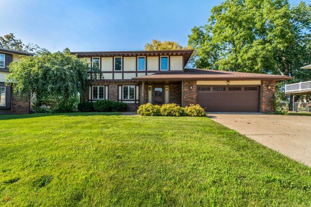 1428 N 7th Avenue E, Newton, IA 50208
