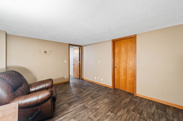 1428 N 7th Avenue E, Newton, IA 50208