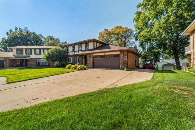 1428 N 7th Avenue E, Newton, IA 50208