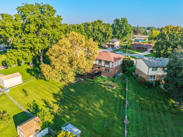 1428 N 7th Avenue E, Newton, IA 50208