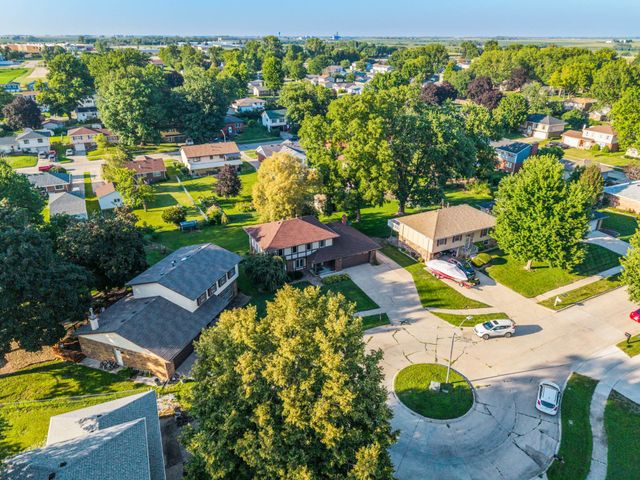 1428 N 7th Avenue E, Newton, IA 50208