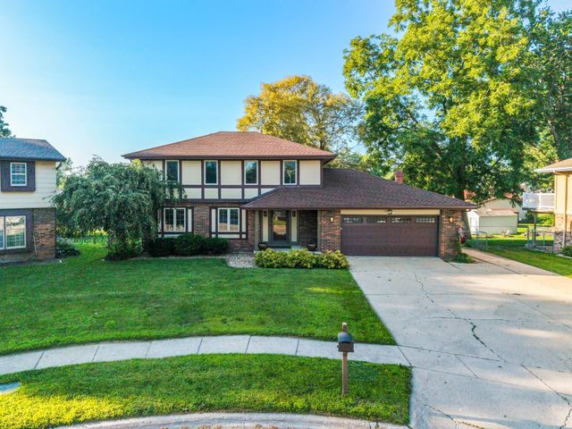 1428 N 7th Avenue E, Newton, IA 50208