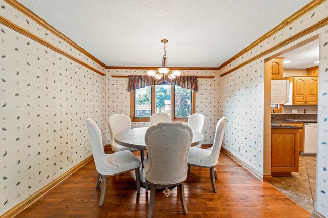 1428 N 7th Avenue E, Newton, IA 50208