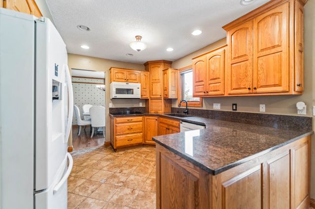 1428 N 7th Avenue E, Newton, IA 50208