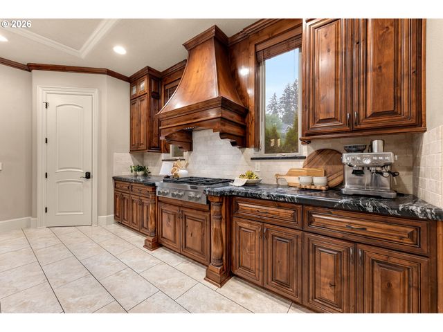 16025 Se PALERMO Ave, Happy Valley, OR 97086