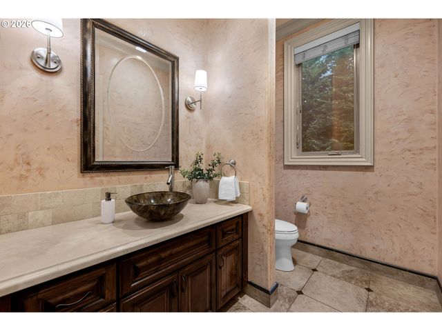16025 Se PALERMO Ave, Happy Valley, OR 97086