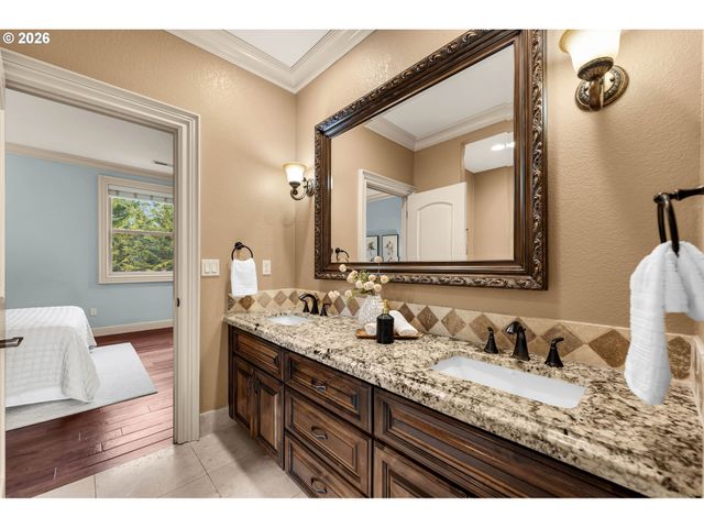 16025 Se PALERMO Ave, Happy Valley, OR 97086