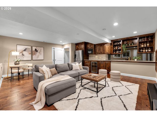 16025 Se PALERMO Ave, Happy Valley, OR 97086