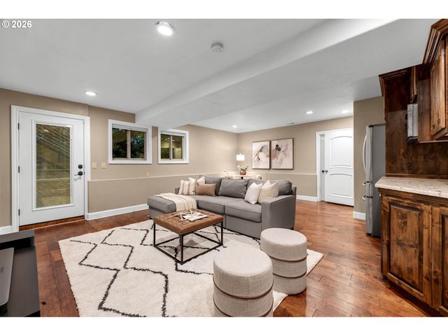 16025 Se PALERMO Ave, Happy Valley, OR 97086
