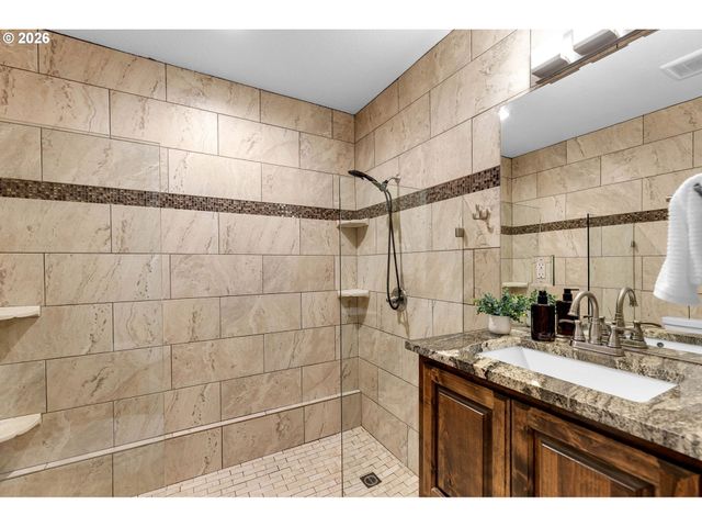 16025 Se PALERMO Ave, Happy Valley, OR 97086