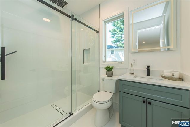 778 Wynetta Place, Paramus, NJ 07652