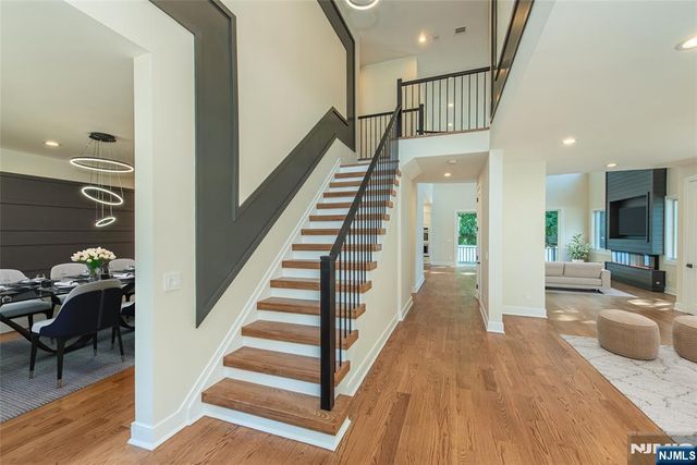 778 Wynetta Place, Paramus, NJ 07652