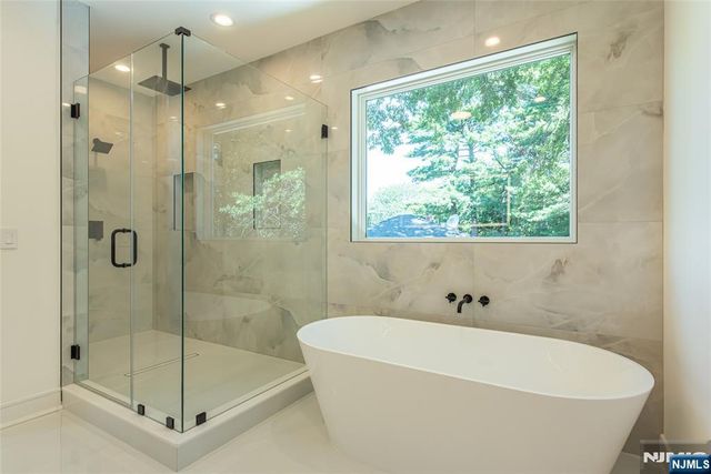778 Wynetta Place, Paramus, NJ 07652